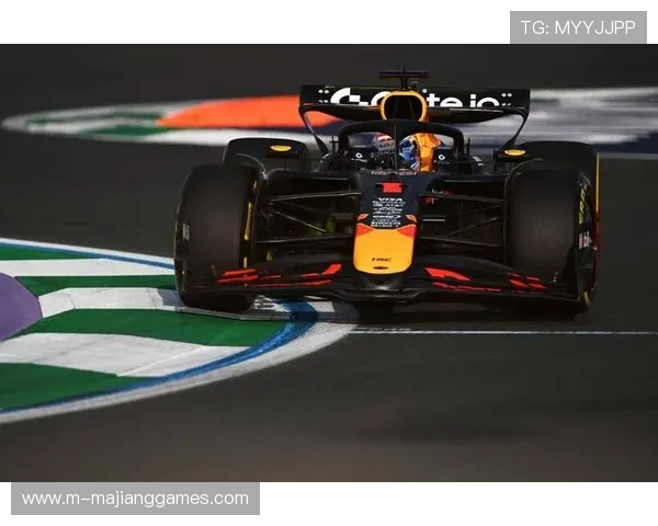 皮亚斯特里冲刺赛上墙退赛,赛车受损致正赛排位受阻 皮亚斯特里冲刺赛上墙退赛,赛车受损致正赛排位受阻